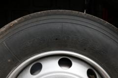 东风柳汽 乘龙H5中卡 260马力 4X2 6.8米仓栅式载货车(LZ5183CCYH5AB)