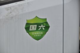 东风多利卡底盘&nbsp;油罐车外观图片