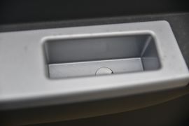 东风多利卡底盘&nbsp;油罐车驾驶室图片