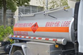 东风多利卡底盘&nbsp;油罐车上装图片