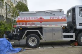 东风多利卡底盘&nbsp;油罐车上装图片