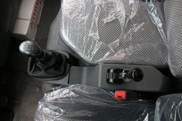 ���� ˧��Q3 130���� 4.13�׵�����ʽ�Ῠ(����)(HFC5041XXYP73K1C7S-1)ͼƬ