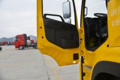 东风商用车 天龙VL重卡 480马力 4X2 AMT自动挡牵引车(DFH4180A3)