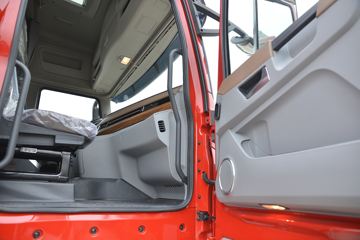 �������ó� �����콢KX 600���� 6X4 AMT�Զ���ǣ����(����)ͼƬ