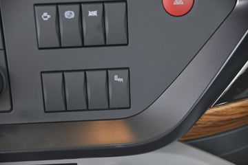 �������ó� �����콢KX 600���� 6X4 AMT�Զ���ǣ����(����)ͼƬ