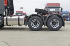 东风商用车 天龙旗舰KX 600马力 6X4牵引车