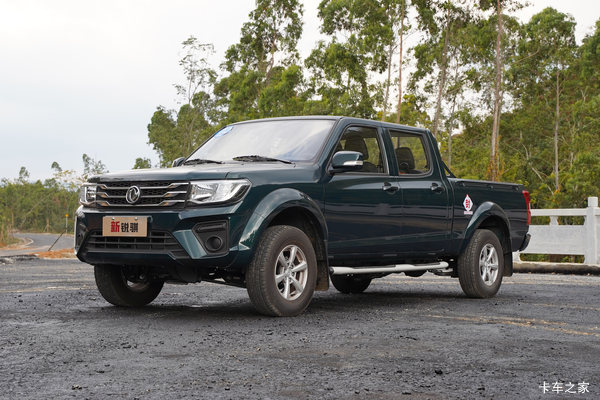 郑州日产 新锐骐 创业版 2.4L汽油 158马力 四驱 长箱双排皮卡(国六)