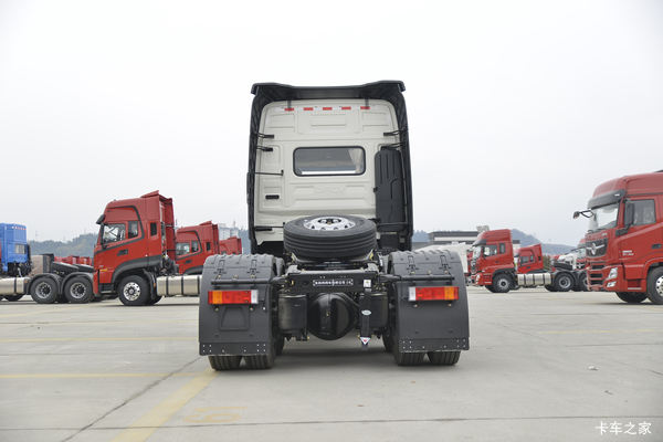 购天龙旗舰KX牵引车 享最高达0.3万优惠