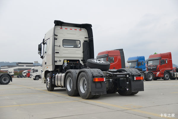 购天龙旗舰KX牵引车 享最高达0.3万优惠