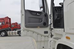 东风商用车 天龙旗舰KX 2021款 520马力 6X4危险品牵引车 东风商用车 天龙旗舰KX 2021款 520马力 6X4危险品牵引车