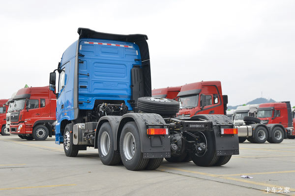 国五 560马力 牵引车 车价42万 可以分期