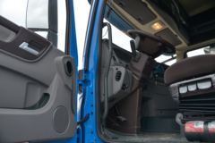 东风商用车 天龙旗舰KX 450马力 6X4牵引车
