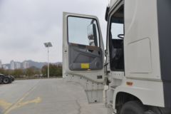 东风商用车 天龙旗舰KX 520马力 4X2牵引车(国六)