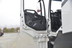 东风商用车 天龙KL重卡 465马力 6X4危险品牵引车(DFH4250D1)