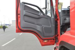 江淮 德沃斯Q9 220马力 4X2 6.78米排半栏板载货车(国六)(HFC1181B80K1E2S-1)