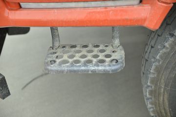 �������ó� ����п� 260���� 6X2 4.7����ж��(DFH3250BX9A)ͼƬ