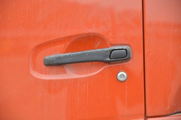 �������ó� ����п� 260���� 6X2 4.7����ж��(DFH3250BX9A)ͼƬ