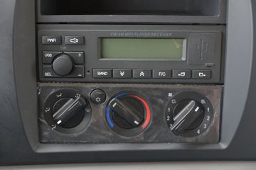 �������ó� ����п� 220���� 4X2 4.3����ж��ͼƬ