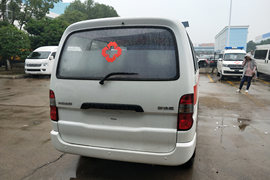 华晨雷诺底盘&nbsp;救护车外观图片