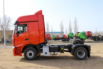 北奔V3ET 牵引车外观                                                图片