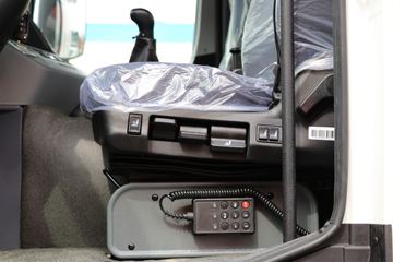 ���� V3ET�ؿ� ��Ӣ�� 460���� 6X4 LNGΣ��Ʒǣ����(����)(ND4250BG6J7Z02)ͼƬ