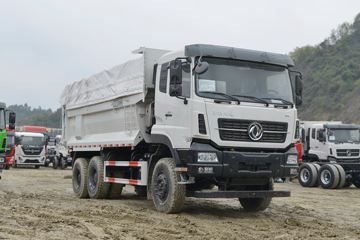 东风商用车 天龙KC重卡 330马力 8X4 6.8米自卸车(国六)(440后桥)(DFH3310A22)