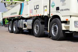 福田欧曼底盘&nbsp;泵车底盘                                                图片