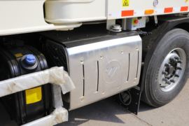 福田欧曼底盘&nbsp;泵车底盘                                                图片