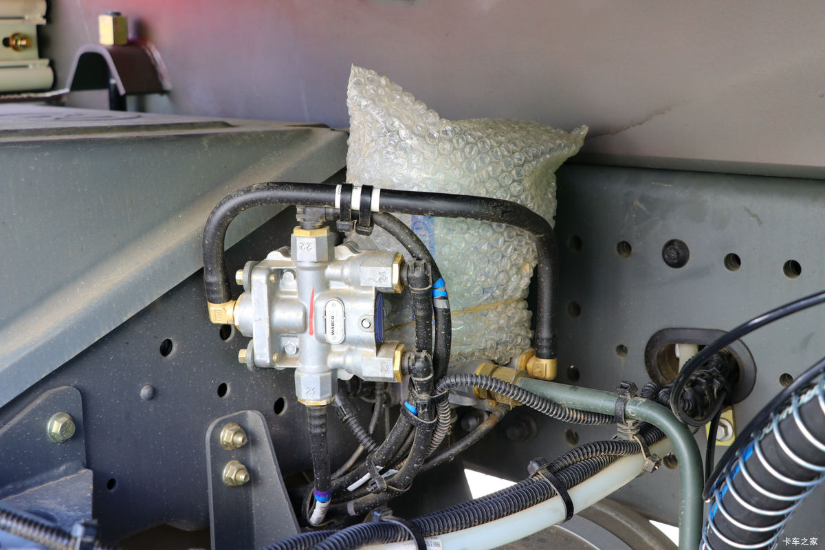 й ǵ¿SITRAK G7ؿ 400 6X4 5.8ж(ZZ3256V384HE1)                                                