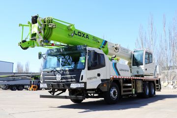 雷萨&nbsp;吊车外观                                                图片