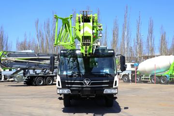 雷萨&nbsp;吊车外观                                                图片