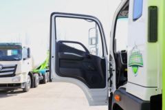 福田 欧航 190马力 4X2 车载式混凝土泵车(雷萨牌)(BJ5130THB-6A) 福田 欧航 190马力 4X2 车载式混凝土泵车(雷萨牌)(BJ5130THB-6A)