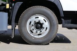 福田欧航底盘&nbsp;泵车底盘                                                图片