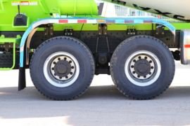 福田欧曼底盘&nbsp;混凝土搅拌车底盘                                                图片