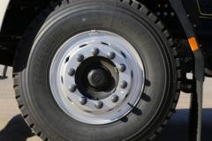 福田 欧曼ETX 340马力 8X4 7.87方混凝土搅拌车(雷萨牌)(BJ5313GJB-LP)