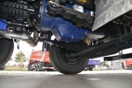 大运F7&nbsp;自卸车底盘                                                图片