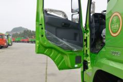 大运 N6重卡 300马力 8X4 5.8米自卸车(CGC3310D5DDLA)