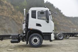 东风商用车底盘&nbsp;扫路车外观图片