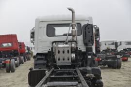 东风商用车底盘&nbsp;扫路车外观图片