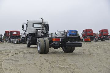 东风商用车底盘&nbsp;扫路车外观图片