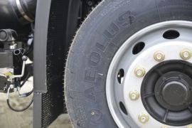 东风商用车底盘&nbsp;扫路车底盘图片