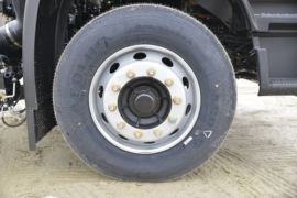 东风商用车底盘&nbsp;扫路车底盘图片