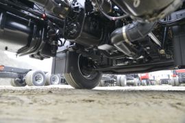 东风商用车底盘&nbsp;扫路车底盘图片