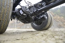 东风商用车底盘&nbsp;扫路车底盘图片