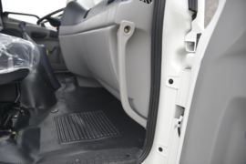 东风商用车底盘&nbsp;垃圾运输车驾驶室图片