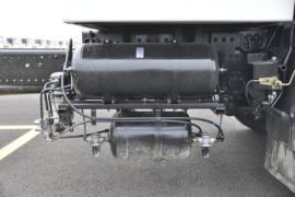 东风商用车底盘&nbsp;扫路车底盘图片