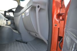 风度&nbsp;自卸车驾驶室                                               图片