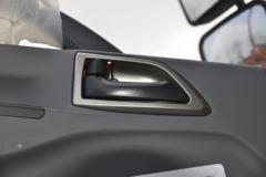 大运 致胜 220马力 6X2 4.5米自卸车(中桥提升)(DYQ3253D5CB)