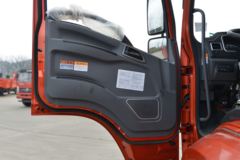 大运 致胜 220马力 6X2 4.5米自卸车(中桥提升)(DYQ3253D5CB)