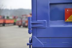 大运 致胜中卡 180马力 4X4 4.6米自卸车(DYQ2183D5BB)